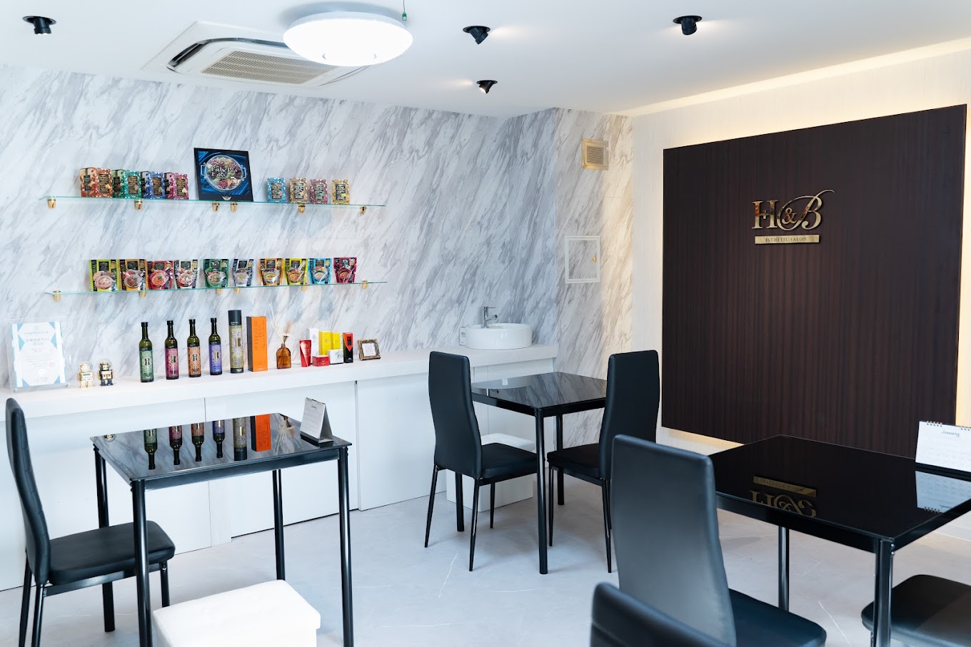 エステティックH&B（エイチアンドビー）大和店店舗内装写真